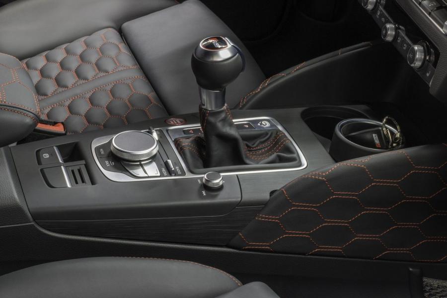 Детали интерьера Audi RS3 R Sportback by MTM (8V) 2016 года  (фото 4 из 7)